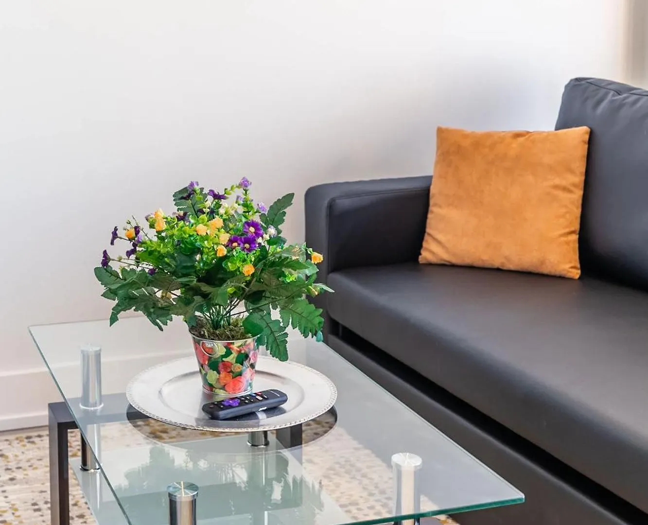Large 3Br Apartment Steps From High Park Toronto