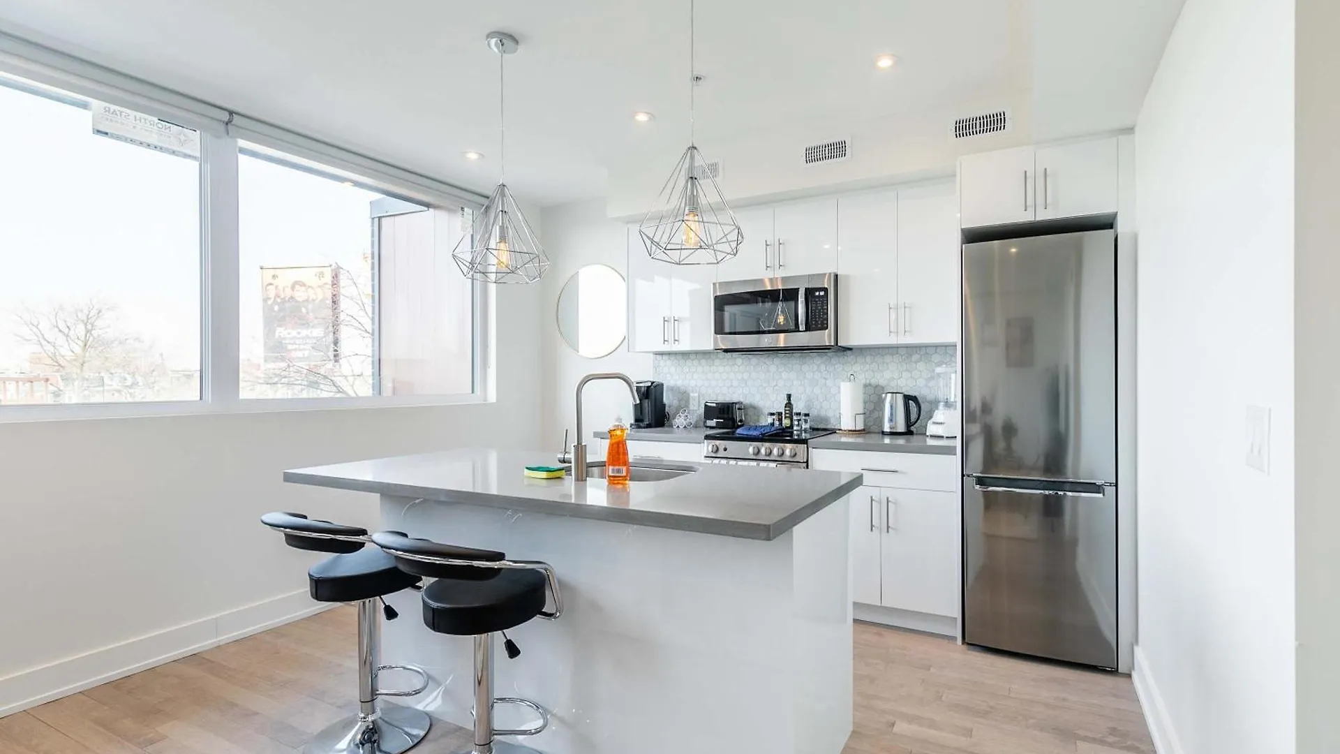 Large 3Br Apartment Steps From High Park Toronto 0*,  Canada