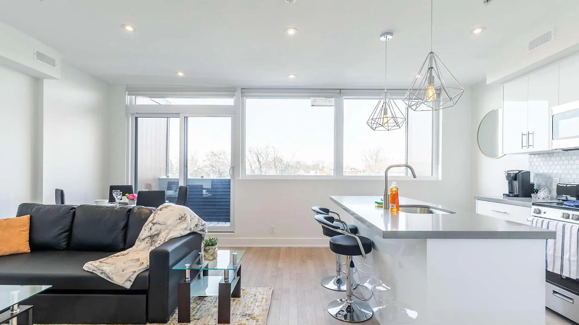 Large 3Br Apartment Steps From High Park Toronto